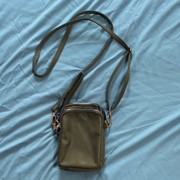 Chi Bao Cross Body Bag - Picture 1 of 3